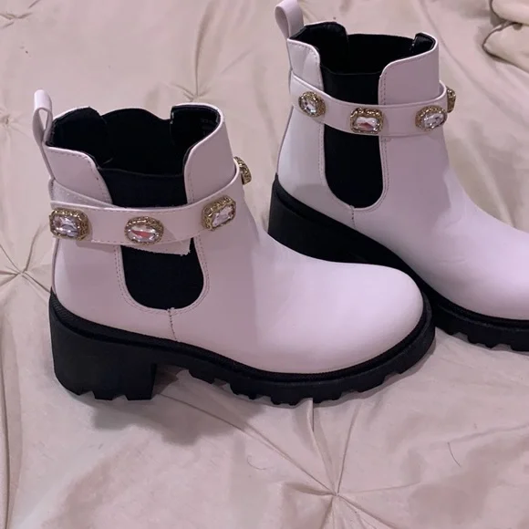 Women boots - Picture 2 of 7